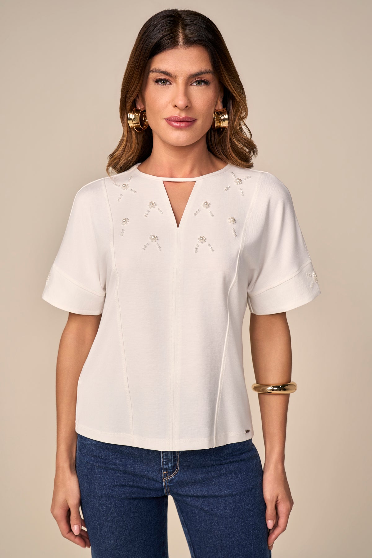 blusa malha manga curta com mix de tecidos e bordado