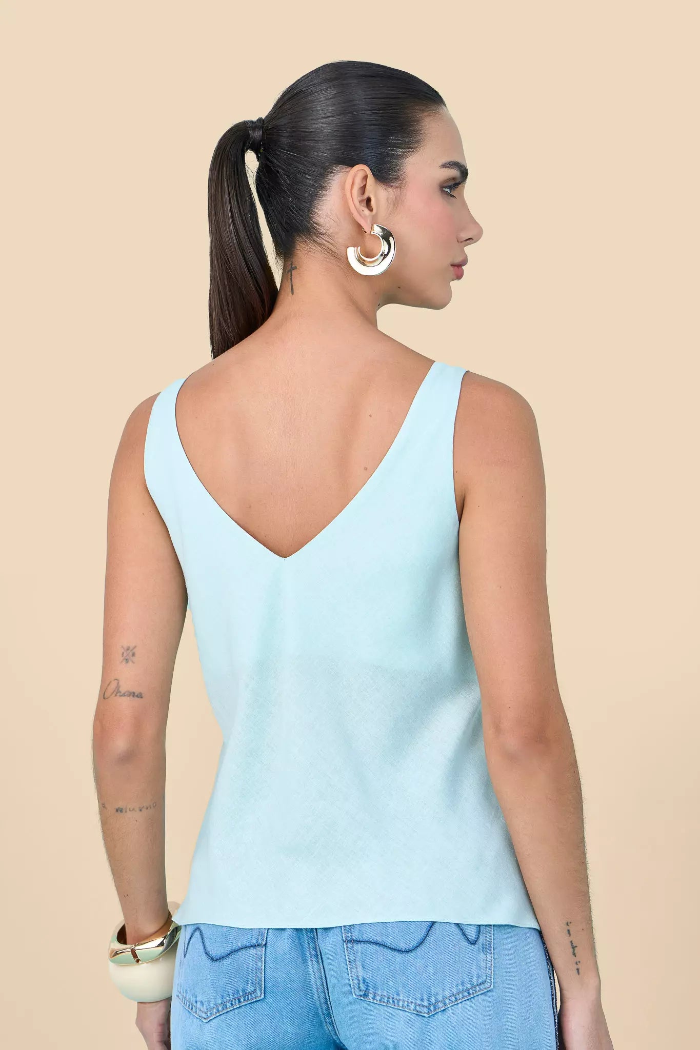 regata viscose alça fina com decote v
