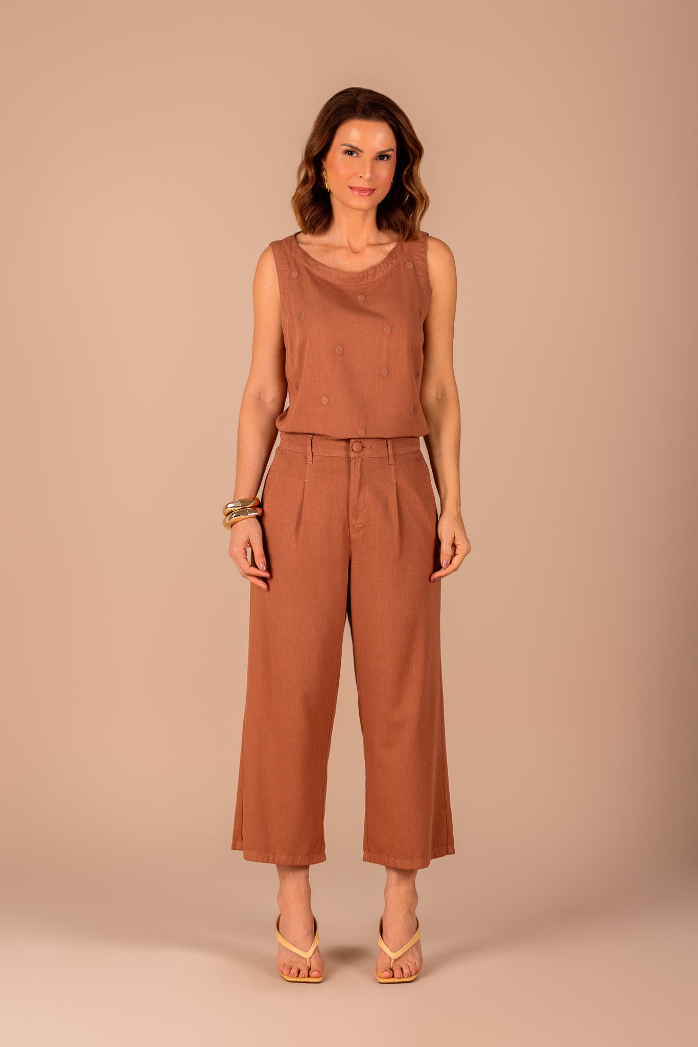 regata sarja alça larga com bordado poá