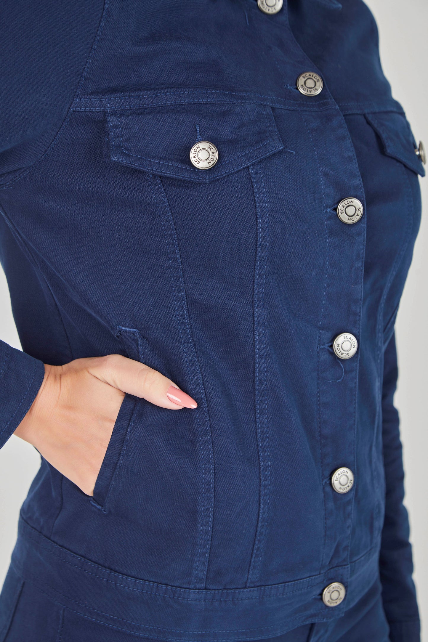 jaqueta malha color tradicional com bolsos