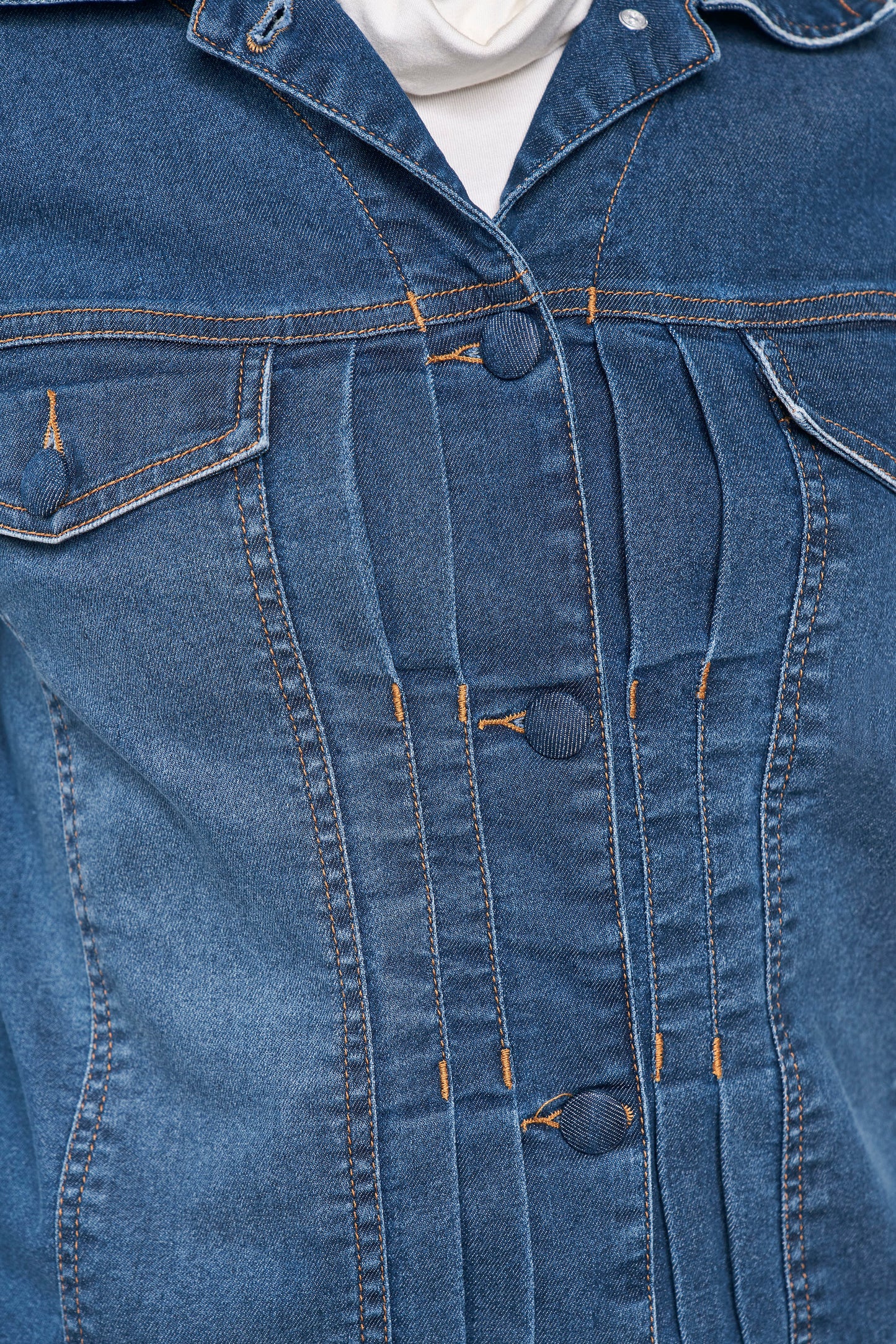 jaqueta jeans manga longa com pregas