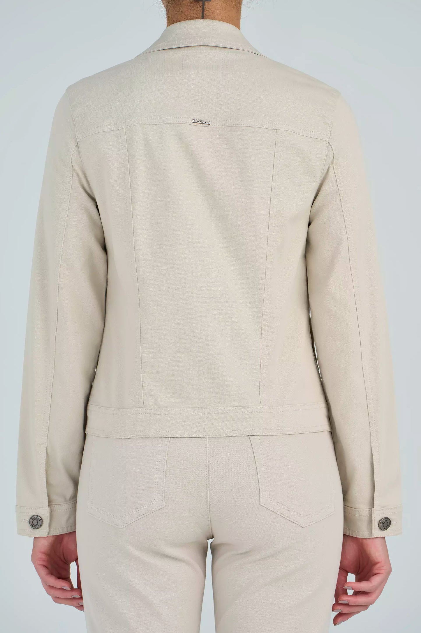 jaqueta malha color manga longa tradicional com bolsos