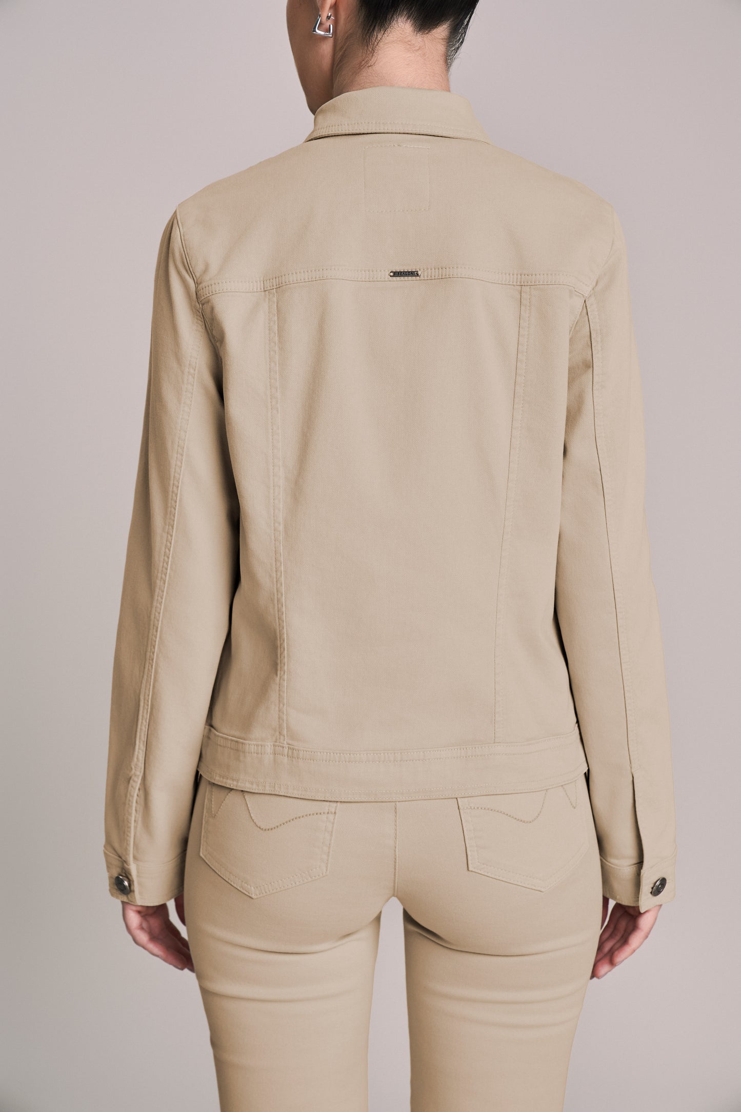 jaqueta malha color manga longa tradicional com bolsos