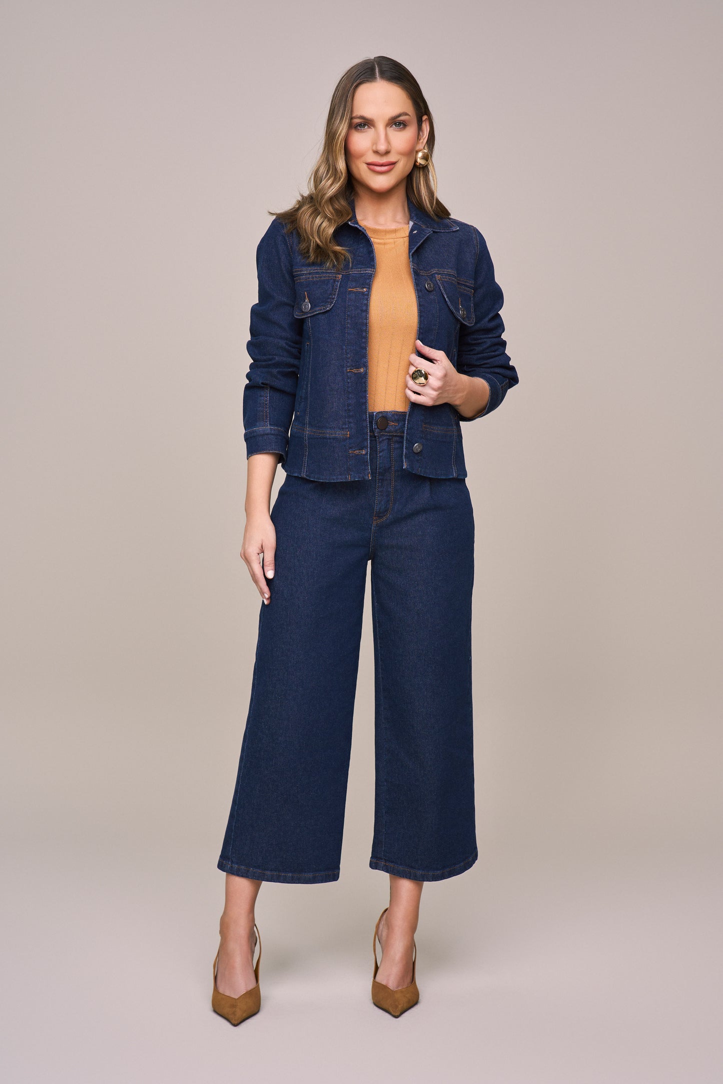 jaqueta jeans manga longa com recortes