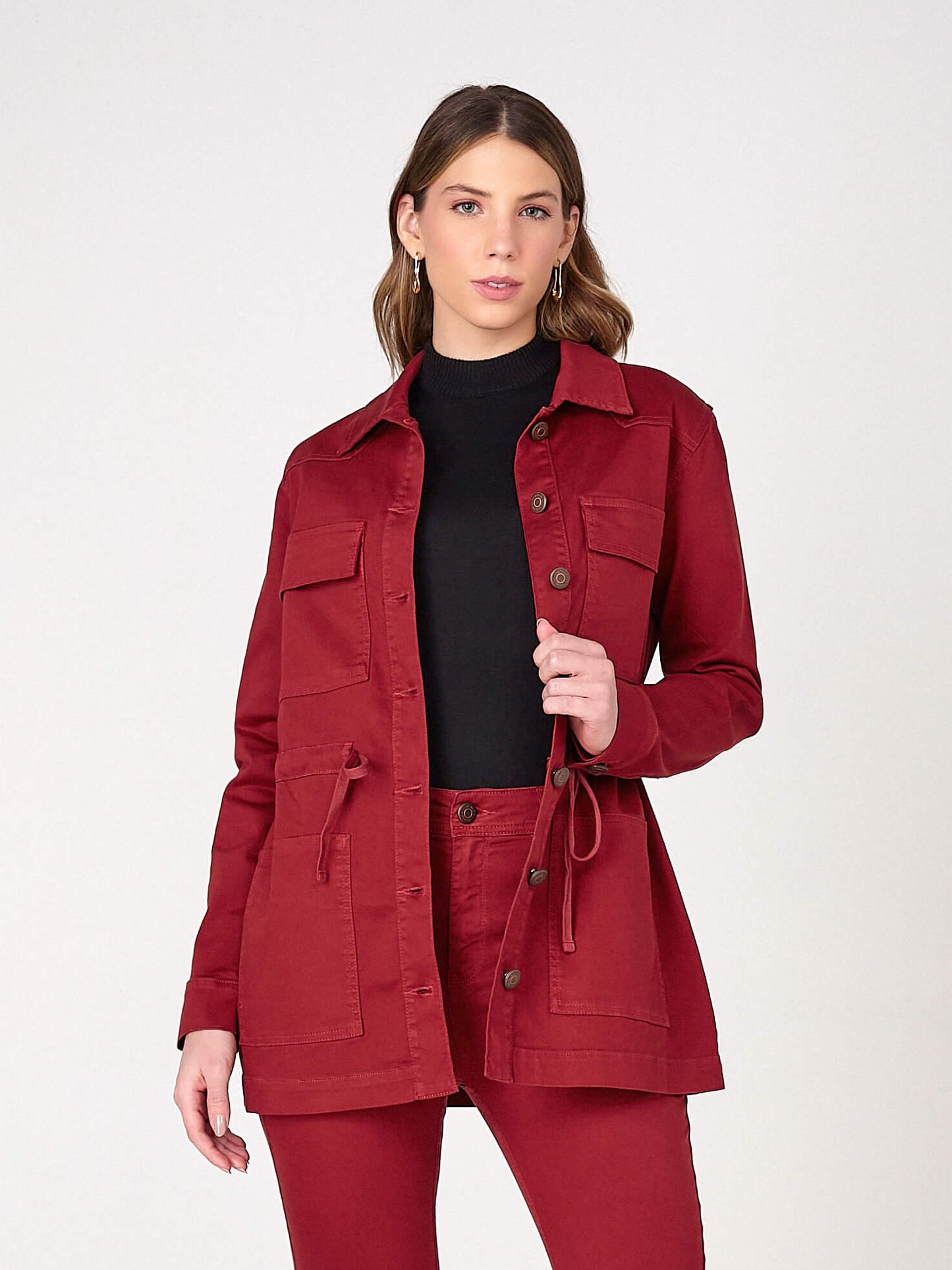 parka sarja com bolso sobreposto