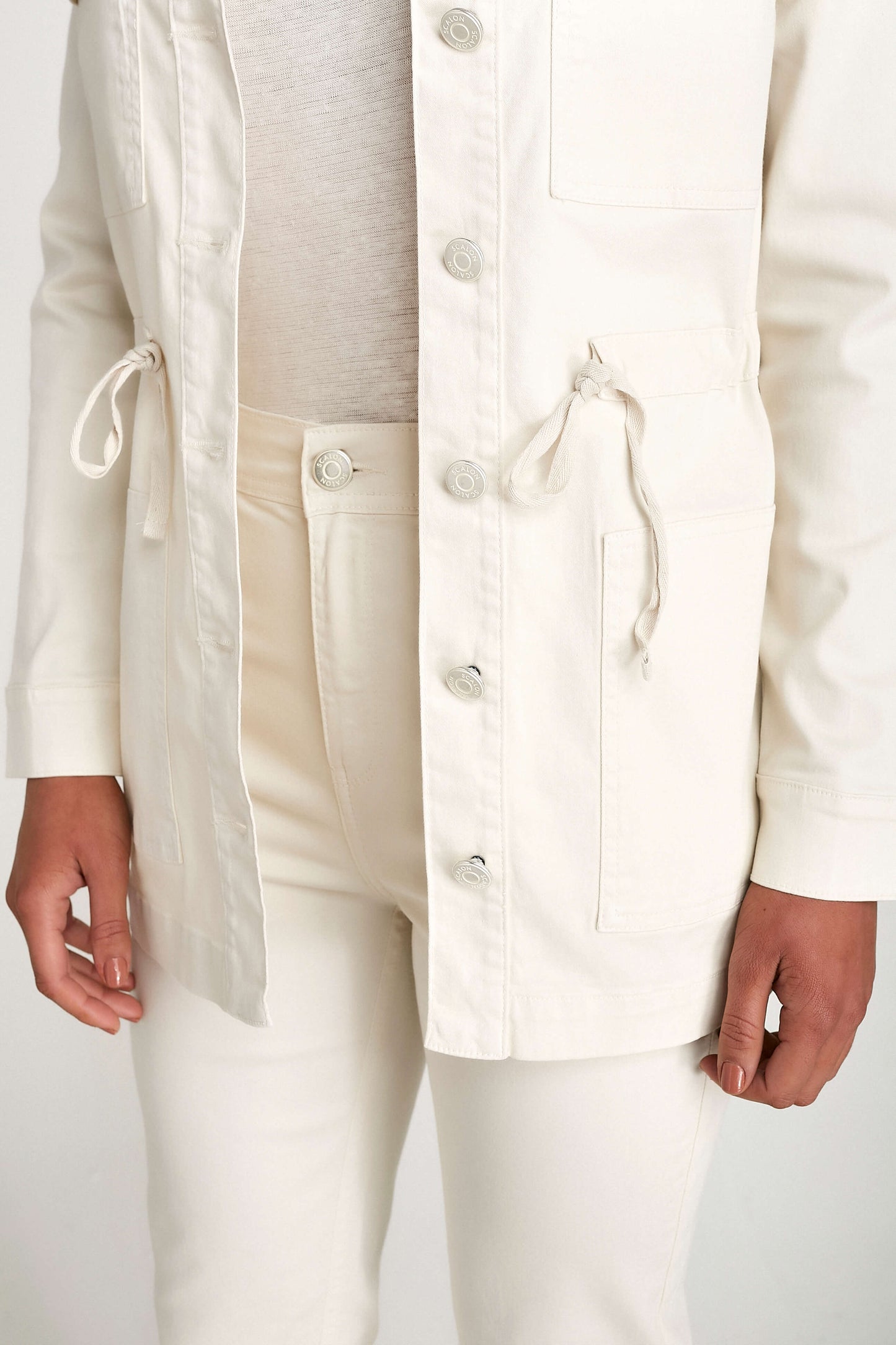 parka sarja com bolso sobreposto
