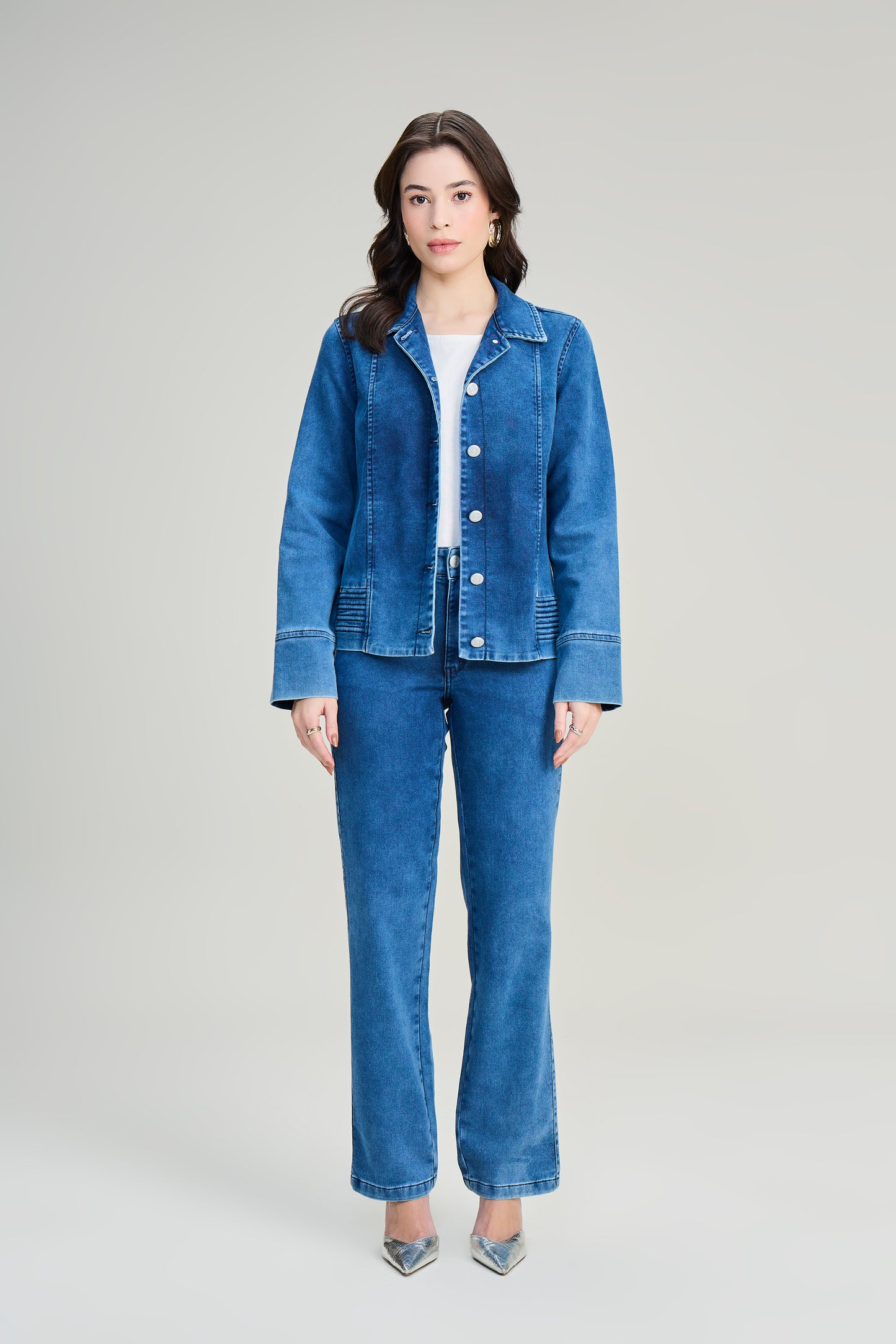casaco jeans malha manga longa com bordado