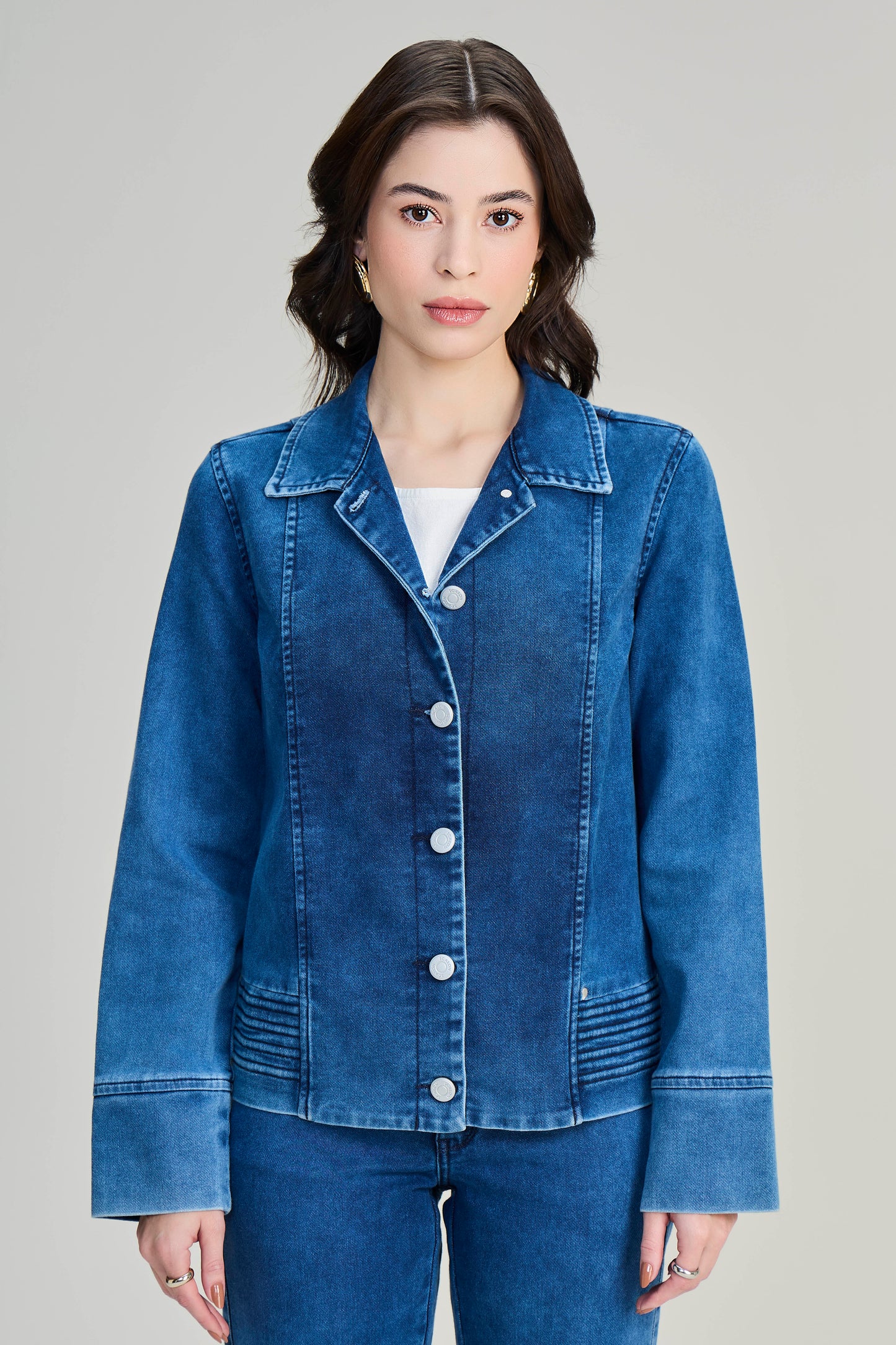 casaco jeans malha manga longa com bordado