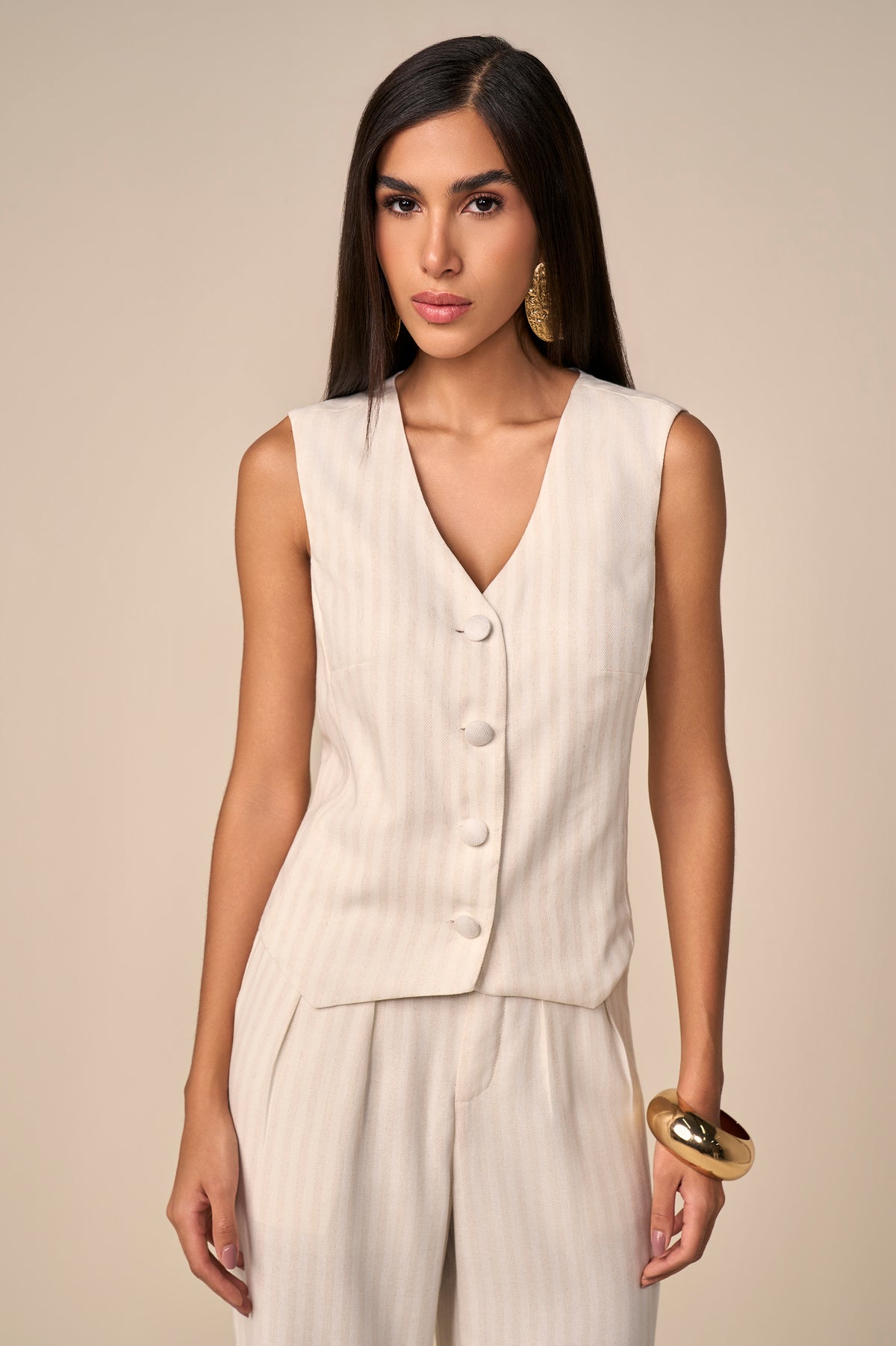 colete viscose alfaiataria com recortes