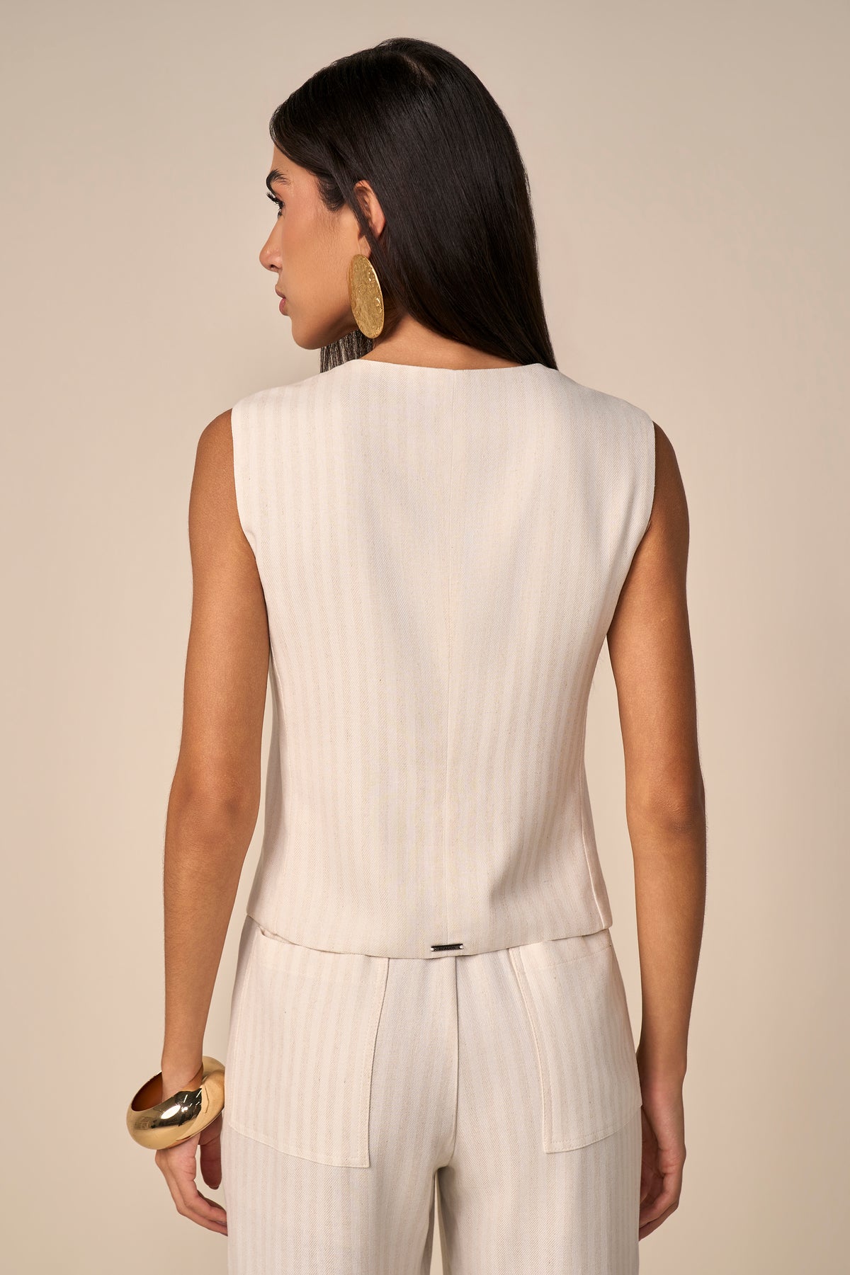colete viscose alfaiataria com recortes