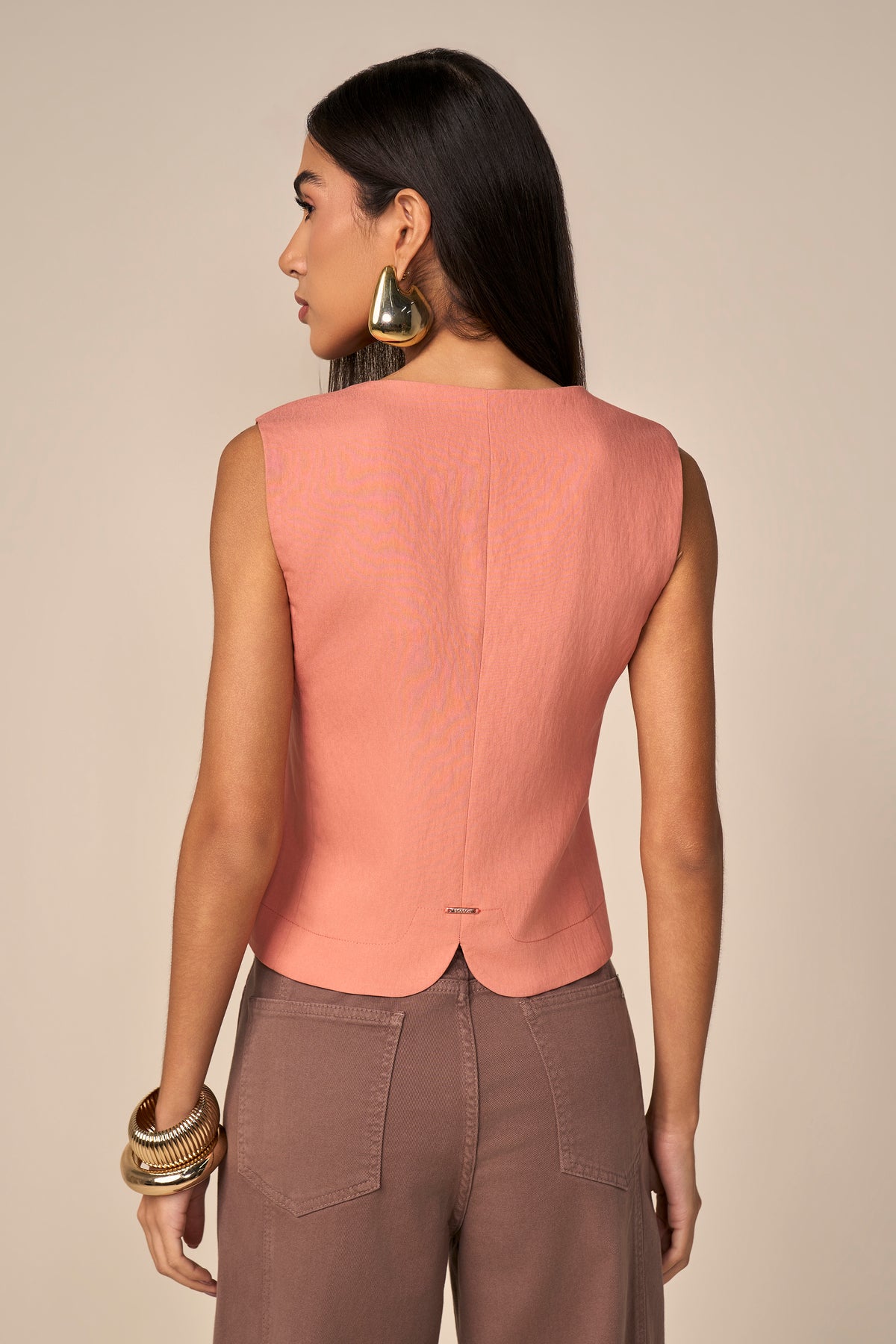 colete viscose alfaiataria com recortes