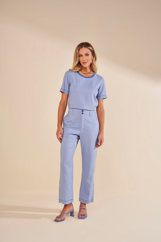 conjunto linho blusa e calça reta detalhes em contraste