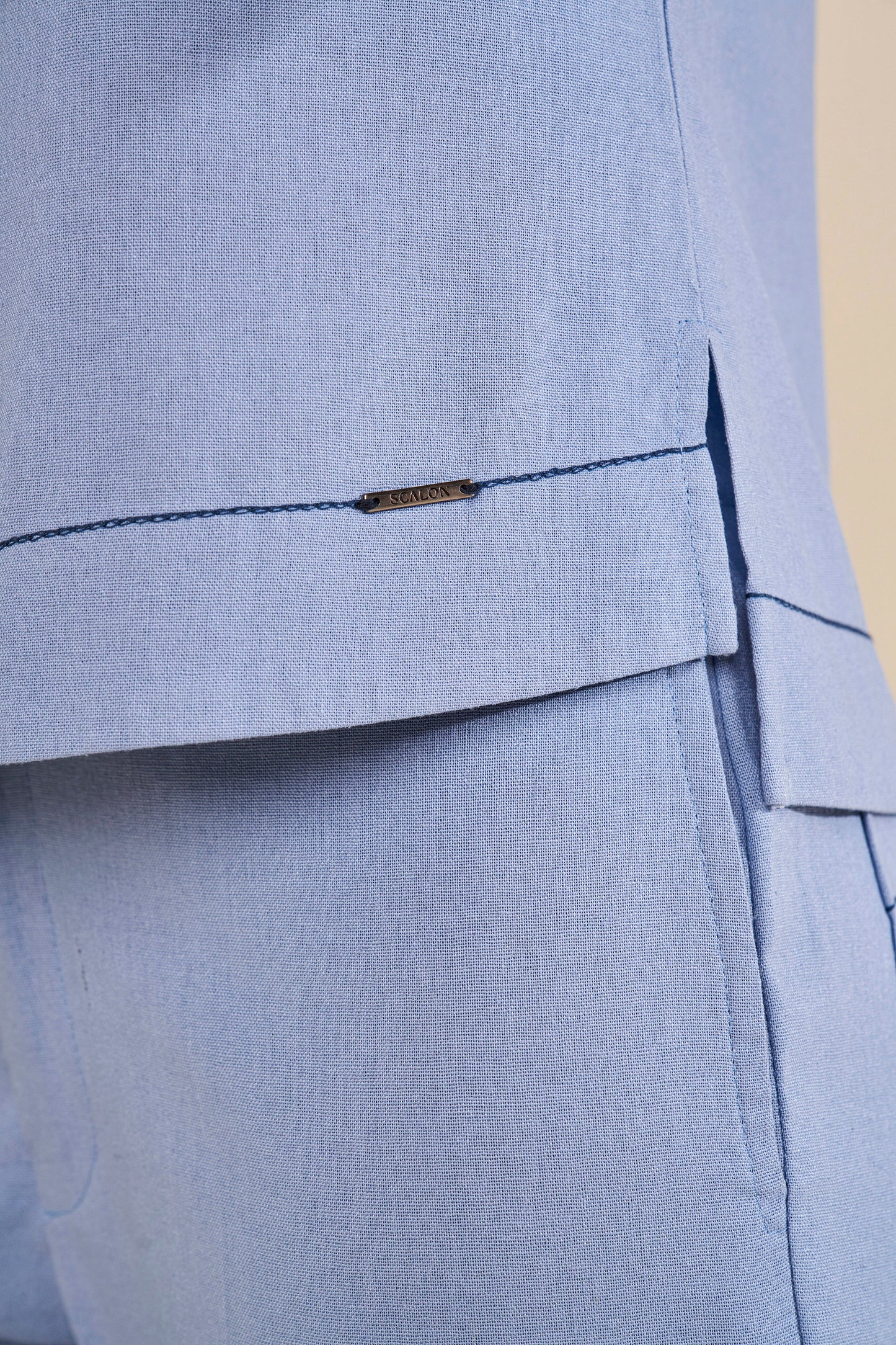 conjunto linho blusa e calça reta detalhes em contraste