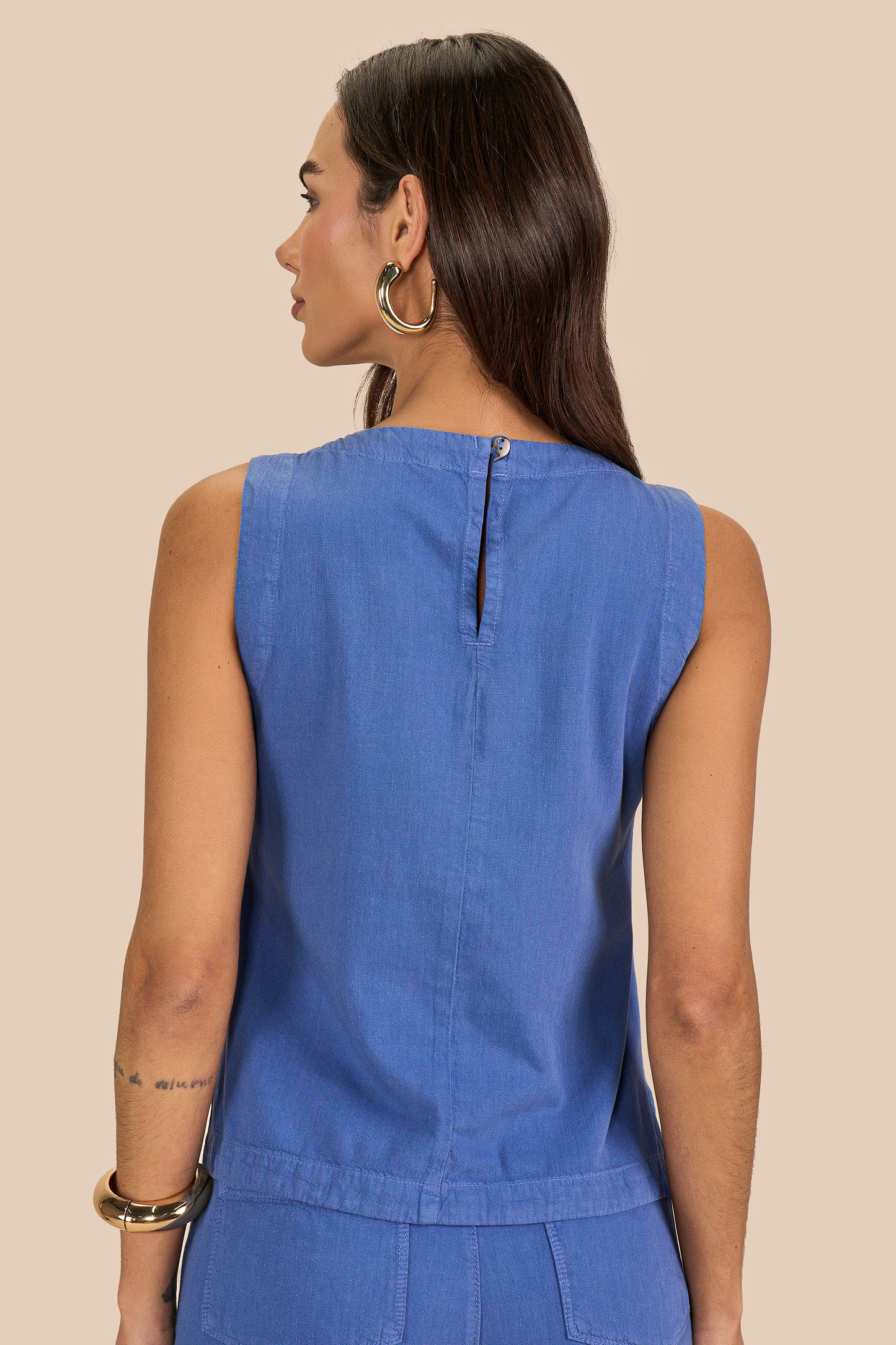 conjunto sarja regata alça larga e bermuda midi com cós de elástico