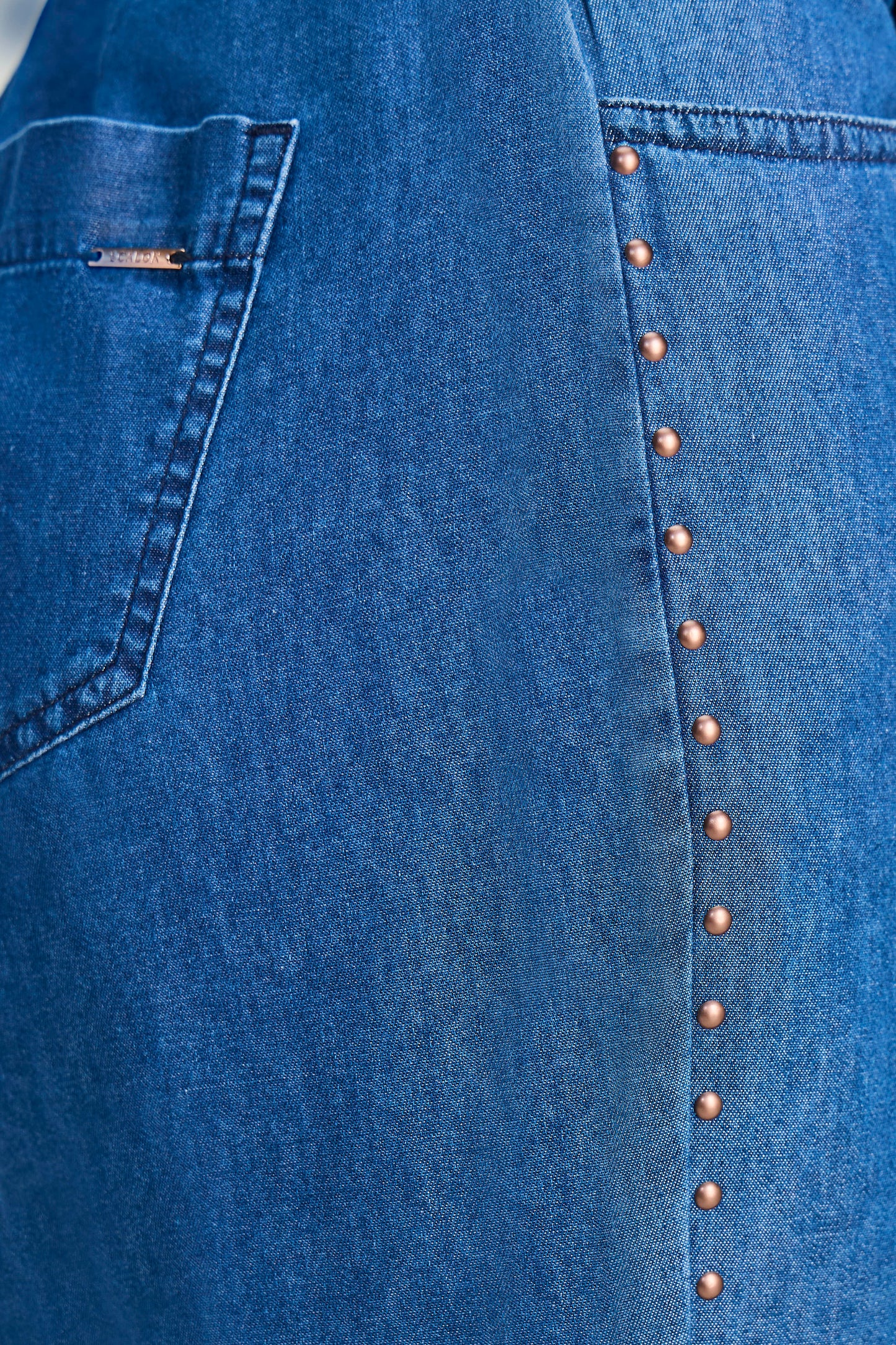 conjunto jeans camisa manga longa e calça mom com tachas
