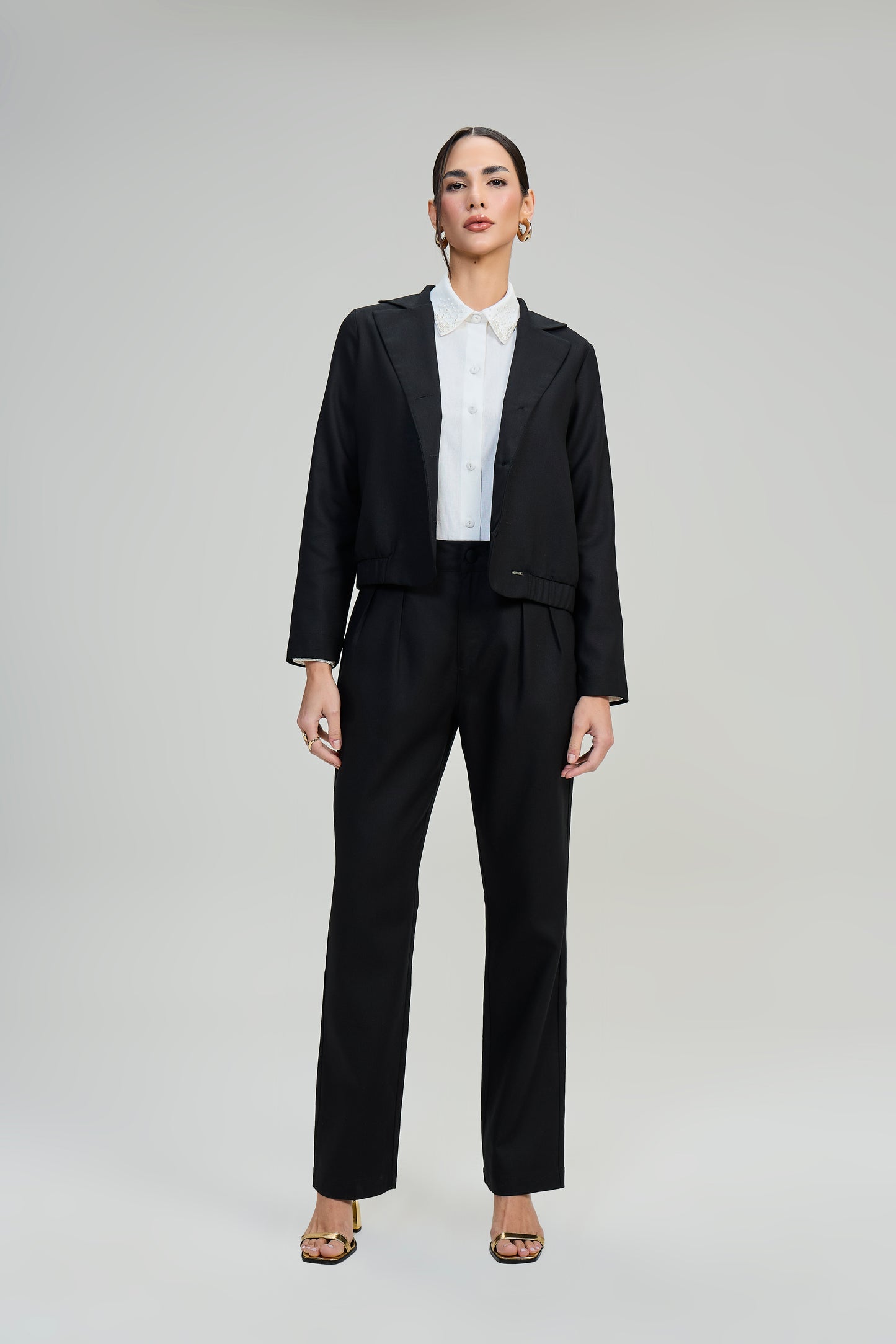 conjunto viscose jaqueta manga longa e calça reta com detalhe passante