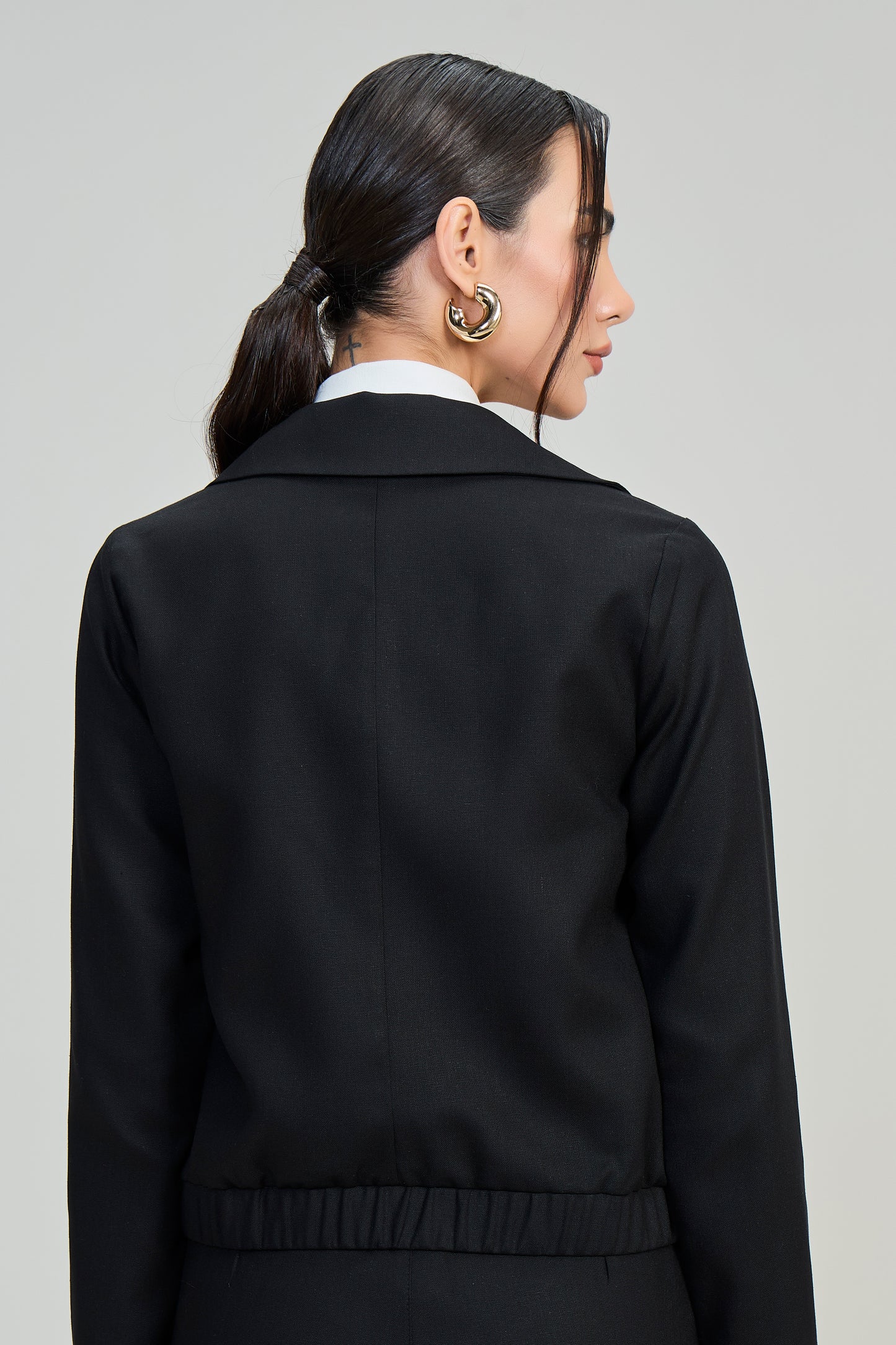 conjunto viscose jaqueta manga longa e calça reta com detalhe passante