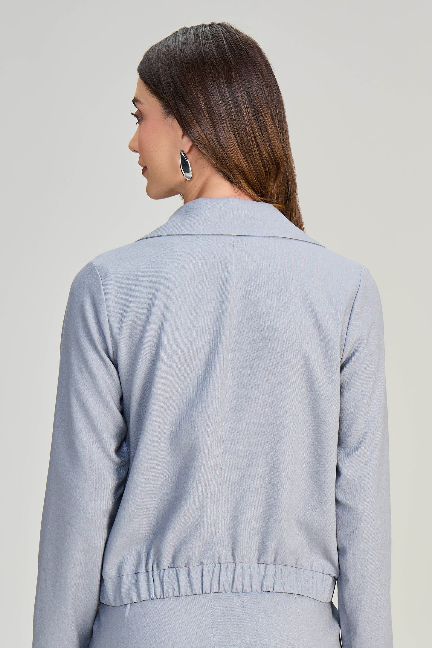 conjunto viscose jaqueta manga longa e calça reta com detalhe passante