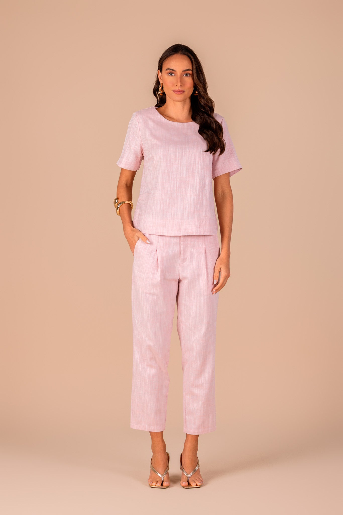 conjunto algodão blusa manga curta e calça pantcropped com ponto corrente