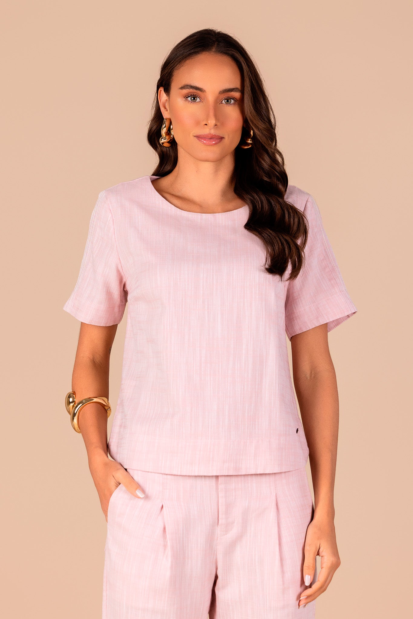 conjunto algodão blusa manga curta e calça pantcropped com ponto corrente