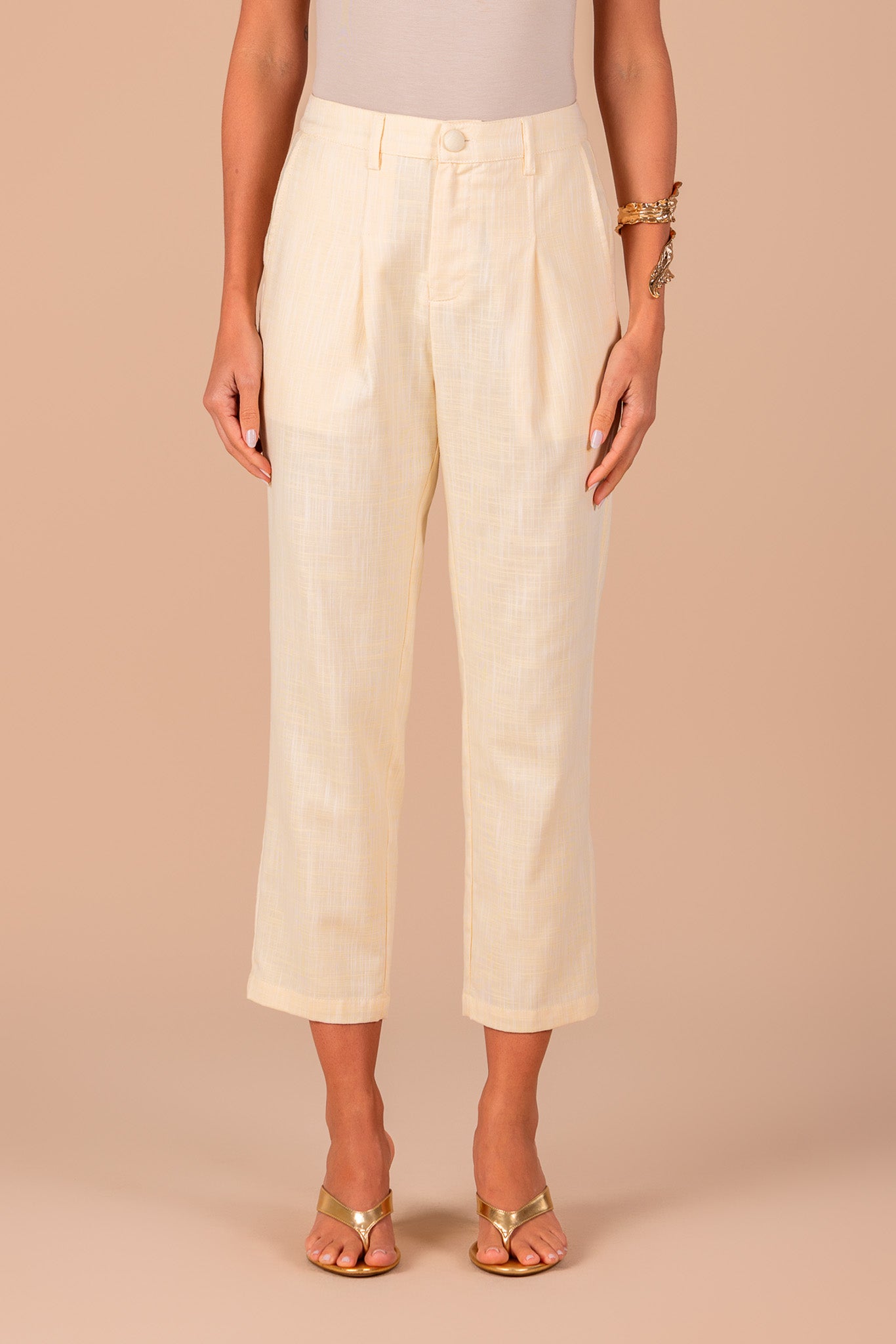 conjunto algodão blusa manga curta e calça pantcropped com ponto corrente