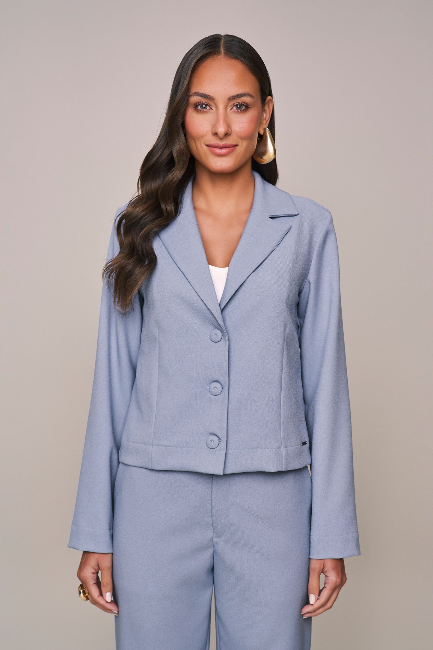 conjunto crepe casaco manga longa e calça reta alfaiataria