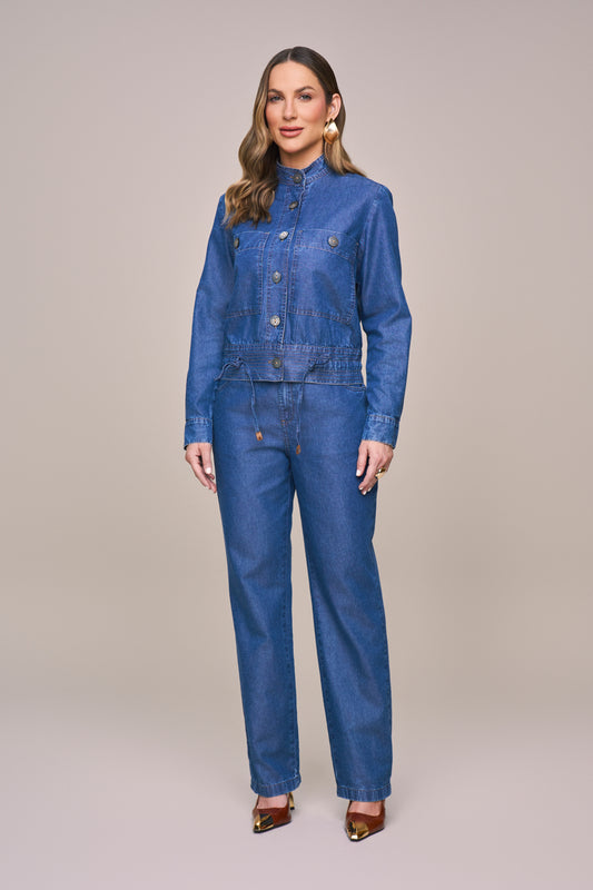 conjunto jeans jaqueta bomber e calça reta intermediária