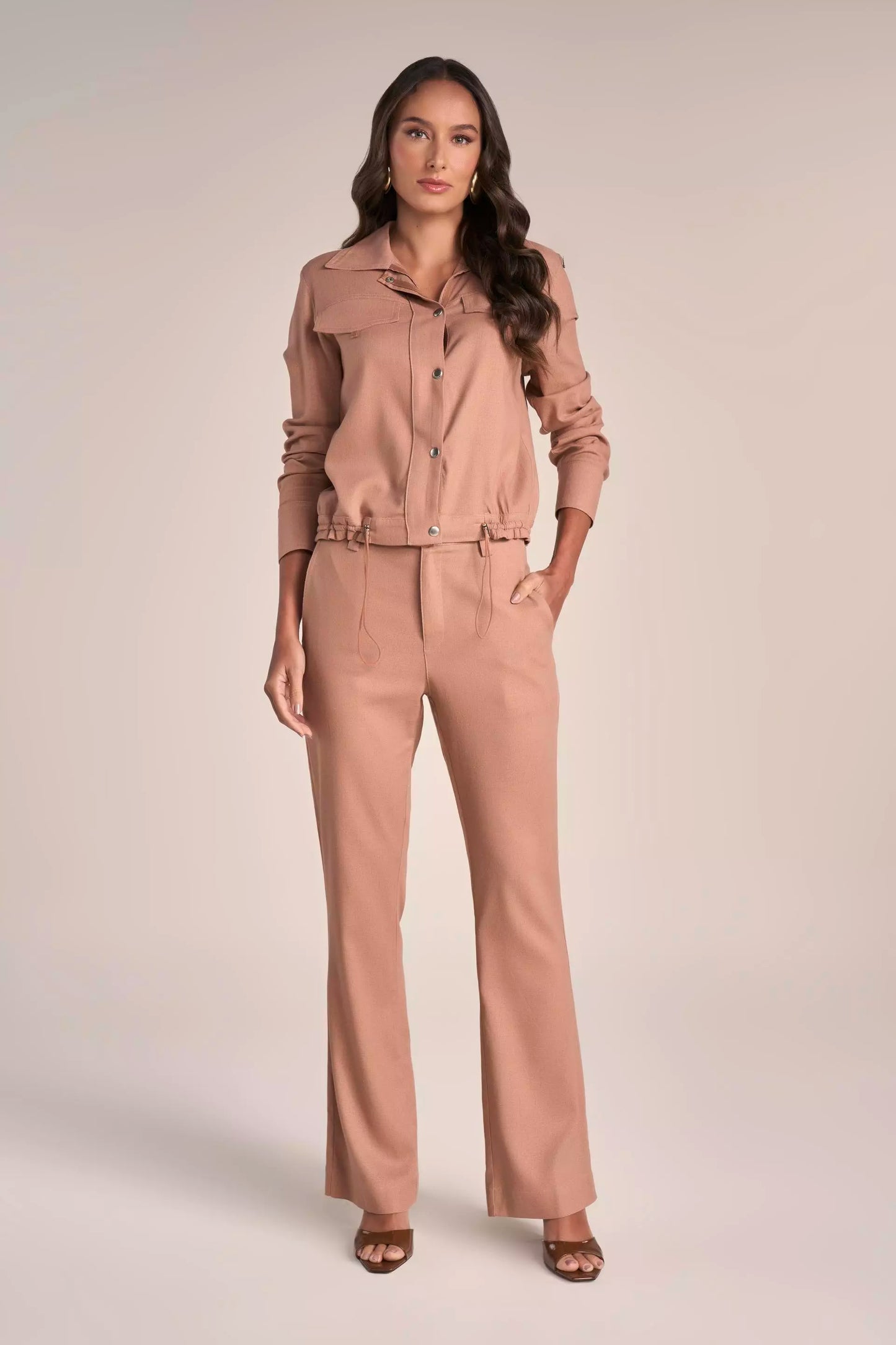 Conjunto Viscose Jaqueta Manga Longa e Calça Boot Cut com Detalhe Cadarço