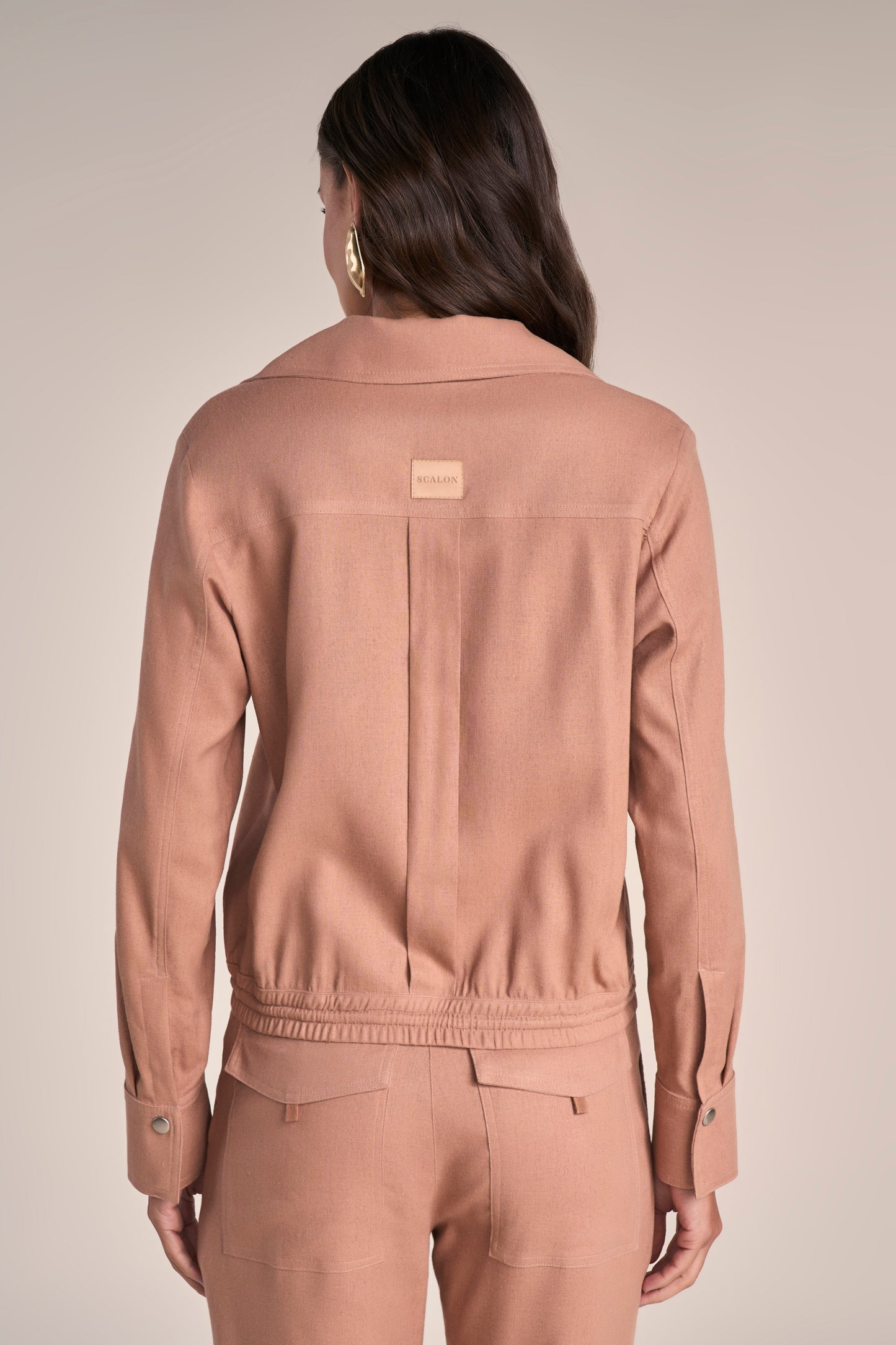 Conjunto Viscose Jaqueta Manga Longa e Calça Boot Cut com Detalhe Cadarço