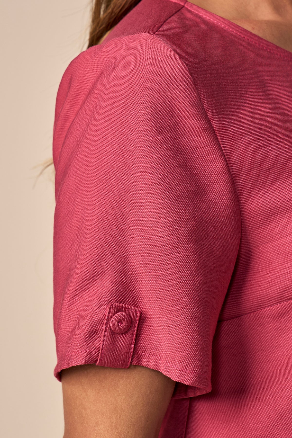 conjunto viscose blusa manga curta com martingale e calça reta com elástico